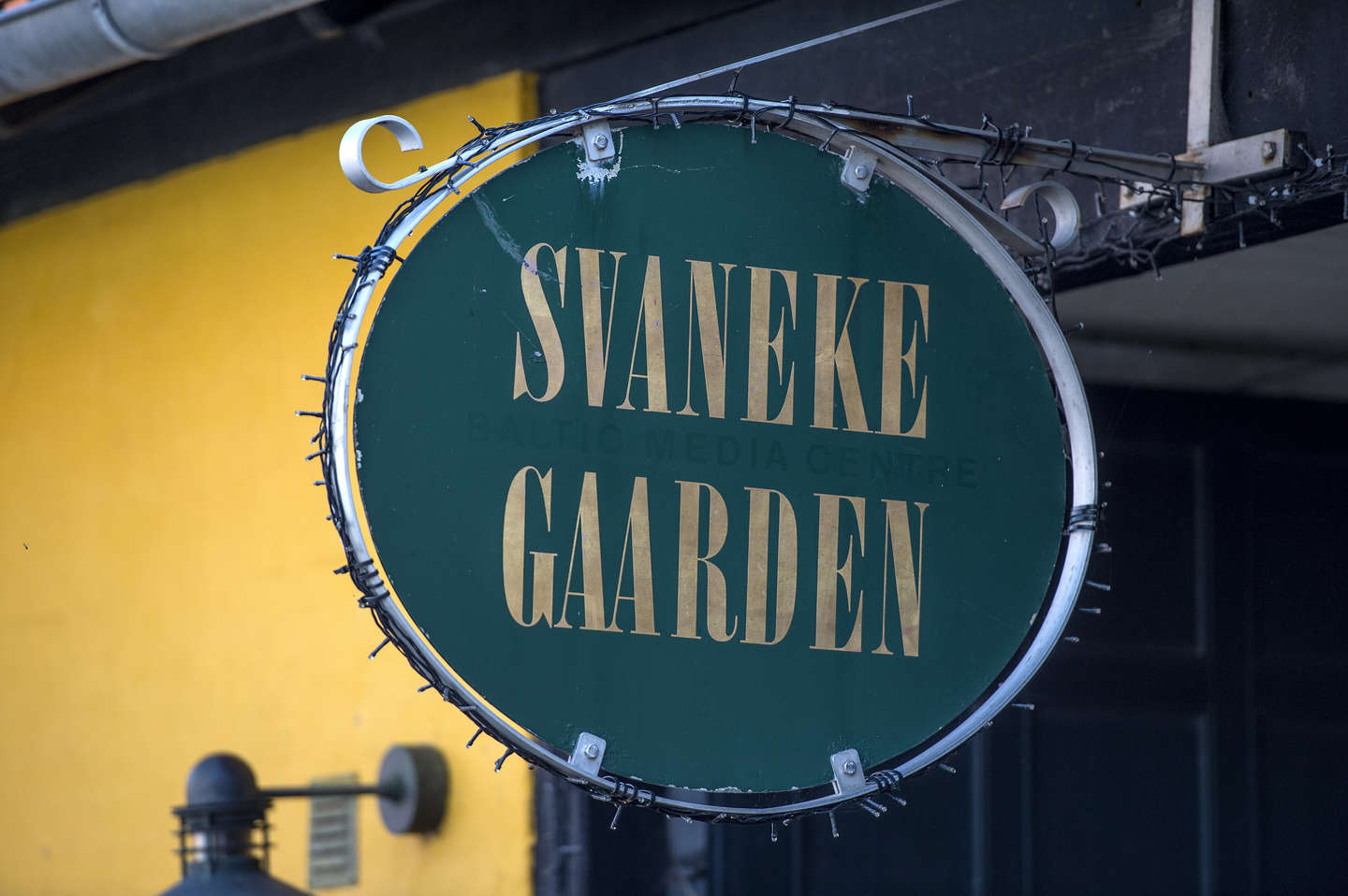 Hr lgnehistorier og se dukketeater i Svaneke