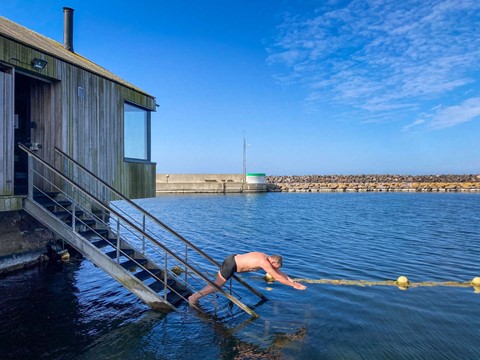 Oplev det kolde gys i Hasle Havnebad