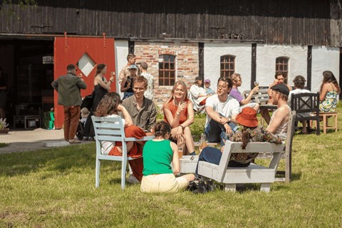 Sommer, cider og samvr i bakkerne